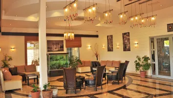 LAVITAS HOTEL Lobby