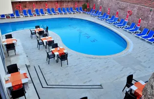 LAVITAS HOTEL Pools & Beach