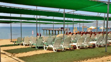 LAVITAS HOTEL Pools & Beach