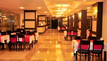 LAVITAS HOTEL Restaurants
