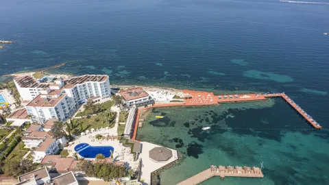 FESTIVAL HOTEL Pools & Beach