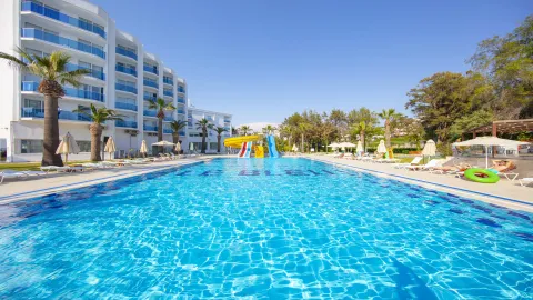 FESTIVAL HOTEL Pools & Beach