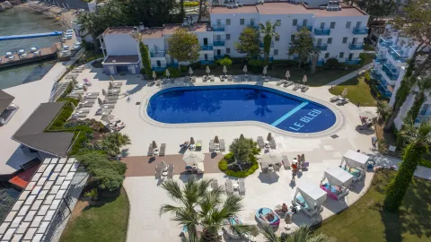 FESTIVAL HOTEL Pools & Beach