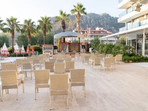 LETOILE BEACH HOTEL Bars