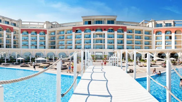 LIGHTHOUSE GOLF - SPA RESORT Pools & Beach