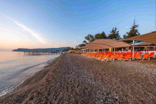 LIMS BONA DEA BEACH HOTEL Pools & Beach