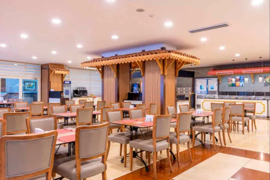 LIMS BONA DEA BEACH HOTEL Restaurants