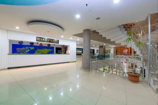 LIMS BONA DEA BEACH HOTEL Lobby