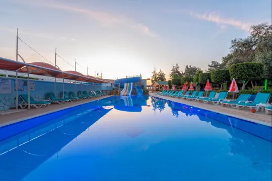 LIMS BONA DEA BEACH HOTEL Pools & Beach