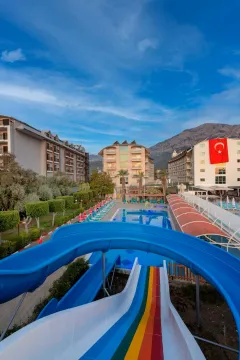 LIMS BONA DEA BEACH HOTEL Pools & Beach