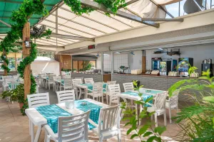 LINDA RESORT HOTEL Bars