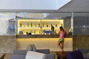 LINDA RESORT HOTEL Bars