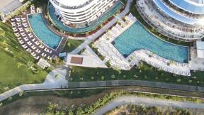 LIU RESORTS Pools & Beach