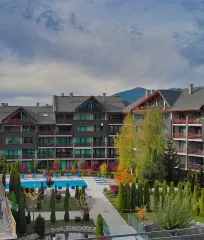LOCAL STAY BY BEST WESTERN SIGNATURE COLLECTION Pools & Beach