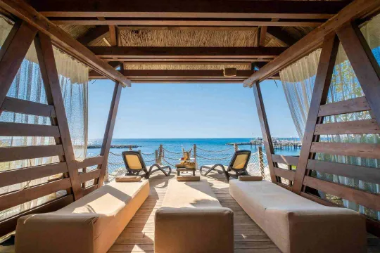 LONG BEACH ALANYA Pools & Beach