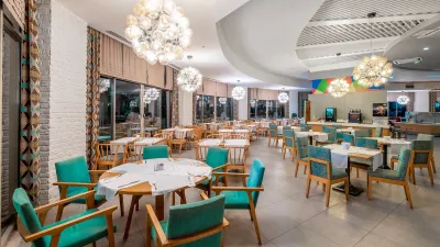 LONG BEACH ALANYA Restaurants