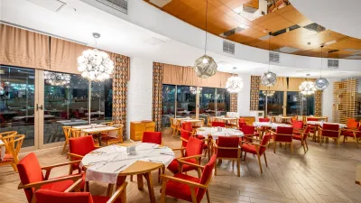 LONG BEACH ALANYA Restaurants