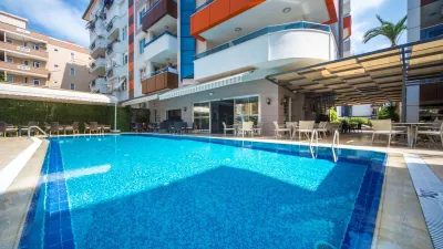 LONICERA CITY HOTEL Pools & Beach