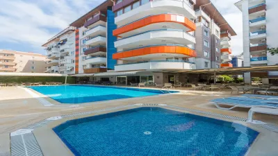 LONICERA CITY HOTEL Pools & Beach