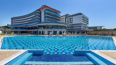 LONICERA PREMIUM HOTEL Pools & Beach