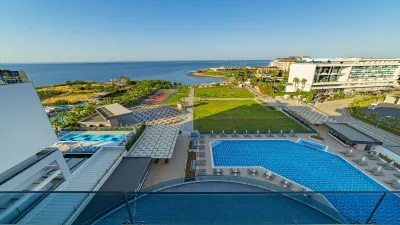 LONICERA PREMIUM HOTEL Pools & Beach