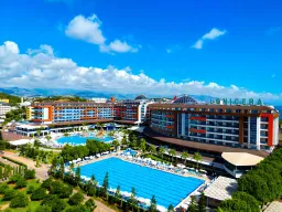 LONICERA RESORT-SPA Pools & Beach