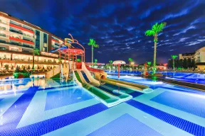 LONICERA RESORT-SPA Pools & Beach