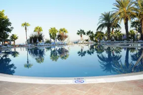 LONICERA RESORT-SPA Pools & Beach