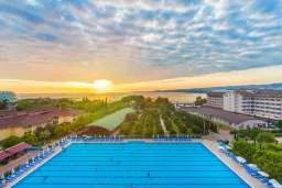 LONICERA WORLD HOTEL Pools & Beach
