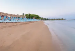 LONICERA WORLD HOTEL Pools & Beach