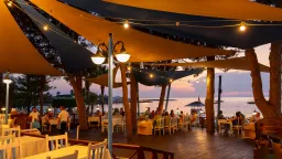 LONICERA WORLD HOTEL Restaurants