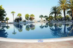 LONICERA WORLD HOTEL Pools & Beach