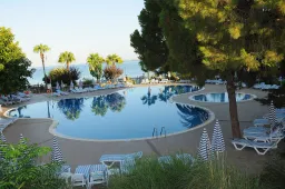 LONICERA WORLD HOTEL Pools & Beach