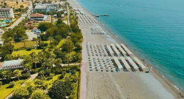 LUCIDA BEACH HOTEL Pools & Beach