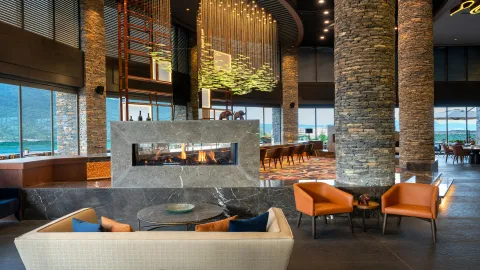 LUJO ART - JOY Restaurants