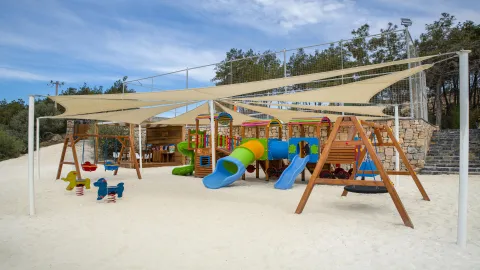 LUJO ART - JOY Pools & Beach