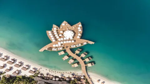 LUJO ART - JOY Pools & Beach