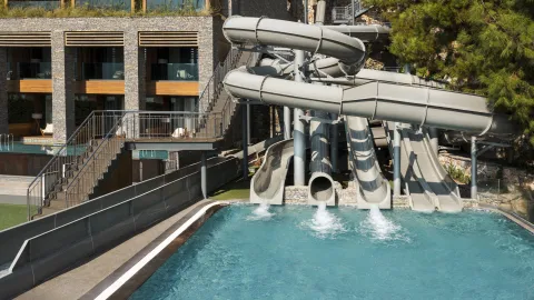 LUJO ART - JOY Pools & Beach