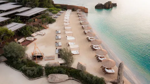 LUJO ART - JOY Pools & Beach