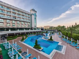 LUNA BLANCA RESORT-SPA Pools & Beach