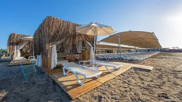 LUNA VISTA HOTEL Pools & Beach