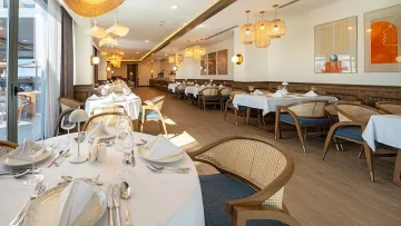 LUNA VISTA HOTEL Restaurants