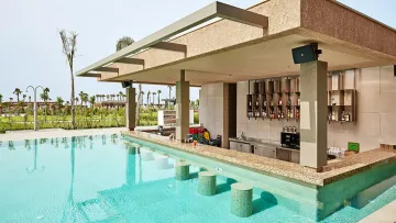 LUSSO SORGUN Pools & Beach