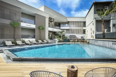 LUUKS LUXURY ACCOMMODATION Pools & Beach