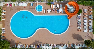 MAGIC SUN HOTEL Pools & Beach