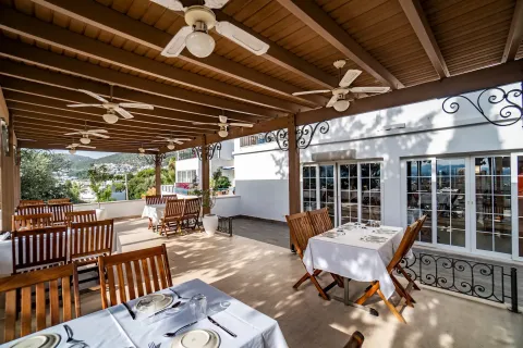 MANZARA BOUTIQUE HOTEL 12+ Restaurants