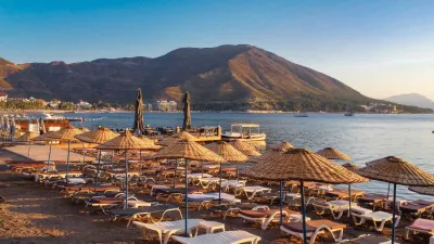 MARBAS SELECT BEACH 14+ Pools & Beach