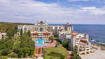 MARINA ROYAL PALACE Pools & Beach