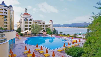 MARINA ROYAL PALACE Pools & Beach