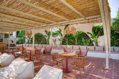 MARTI LA PERLA HOTEL ADULT ONLY 16+ Bars